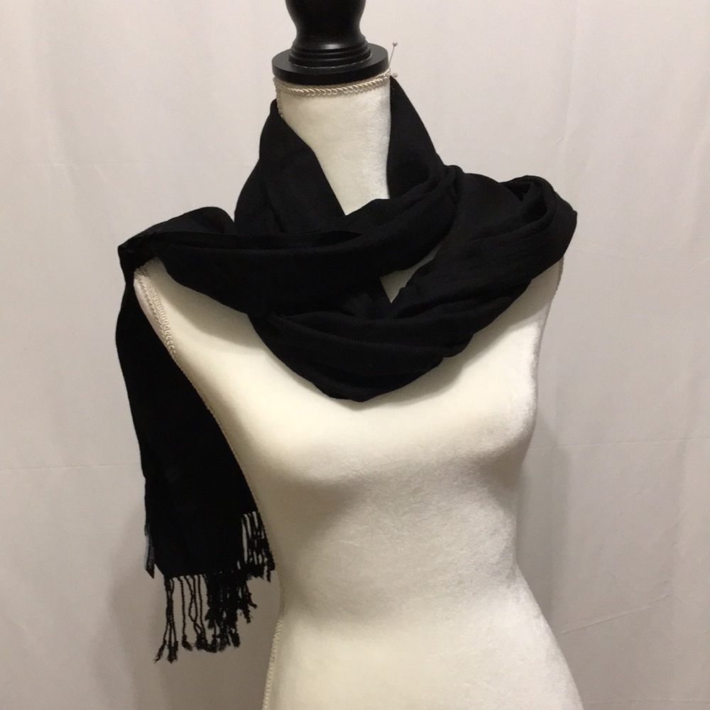 JONES NEW YORK BLACK VISCOSE SCARF